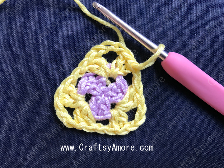 Crochet 3 Petal African Flower Triangle Free Pattern Tutorial